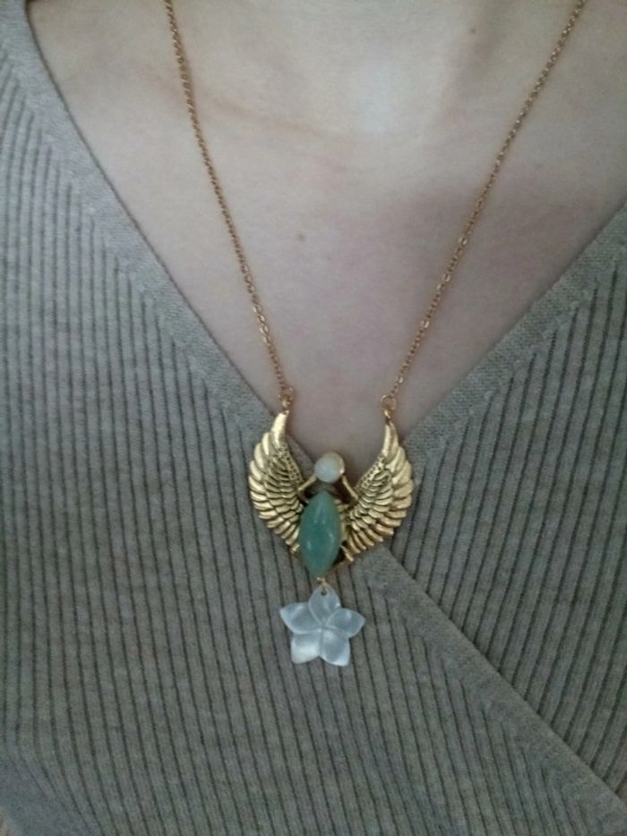 Collier scarabée, pierres semi précieuses et fleur nacrée - photo numéro 8