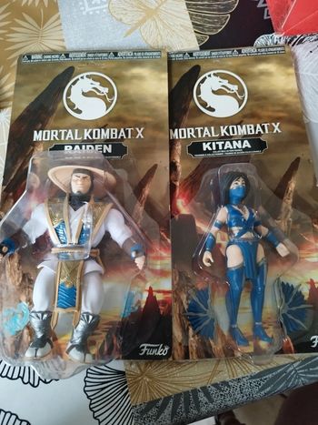 Lot de deux figures mortal kombat X