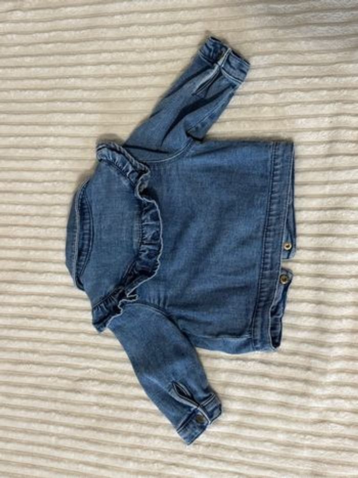 Veste jean - fille - toute saison - Tape à l’œil - taille 6 mois - très bon état - photo numéro 2