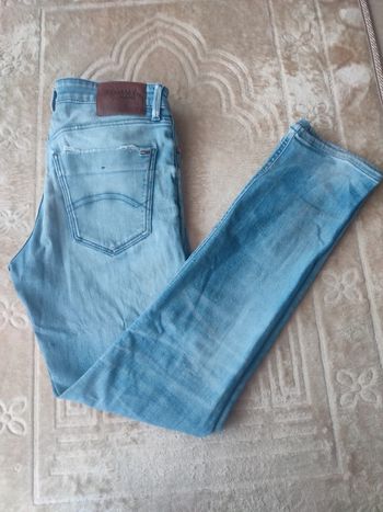 Jeans tommy Hilfiger trouée taille 30/32