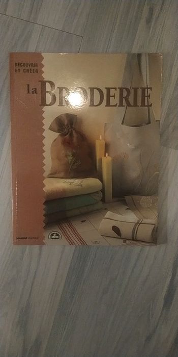 Livre sur la broderie