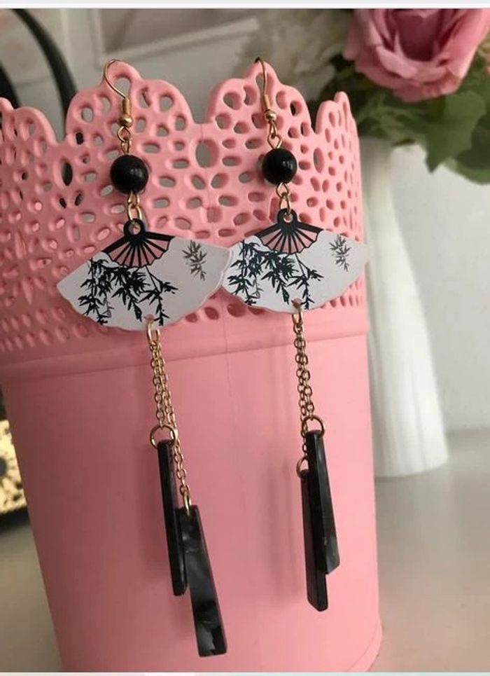 Boucles d'oreilles pendantes style éventail 🌸 - photo numéro 7