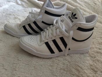 Baskets adidas neuves taille 36