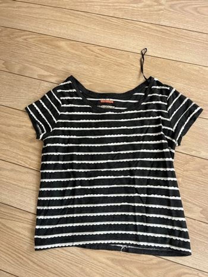 Tee shirt