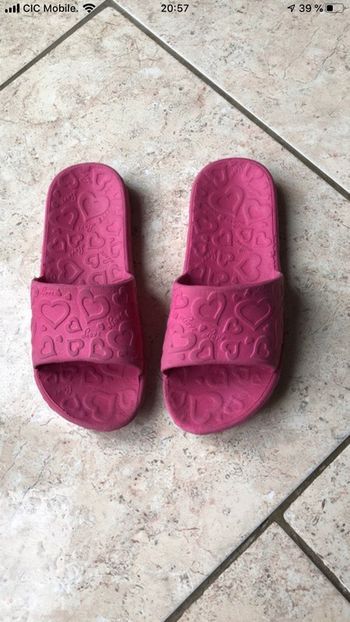 Tong claquettes