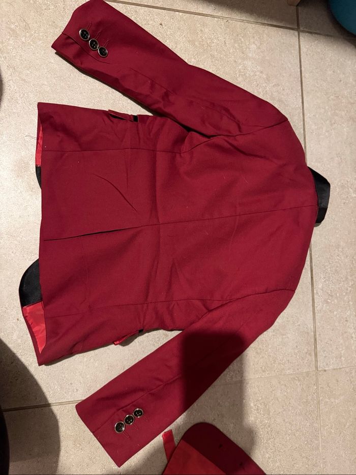 Costume 4 ans rouge bordeaux, 4 pièces avec gilet et épaulettes, parfait pour mariage ou cérémonie ! - photo numéro 8