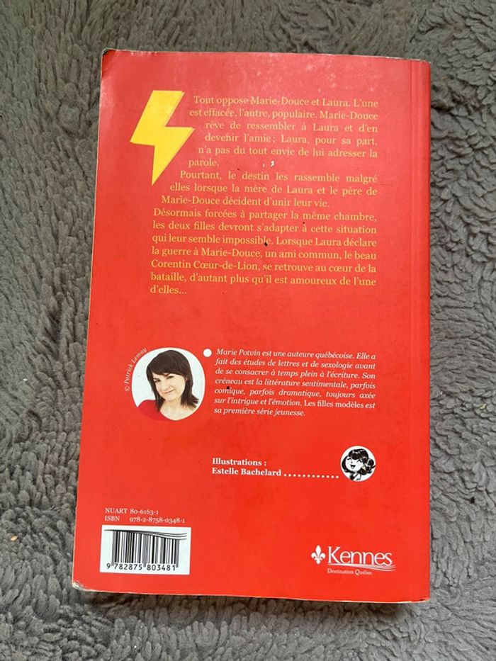 Livre « Les filles modèles « - photo numéro 2
