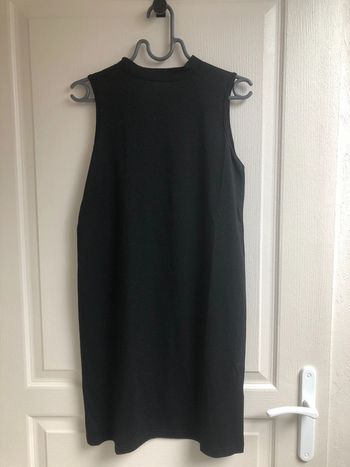 Robe légère noir pailletée taille s in extenso