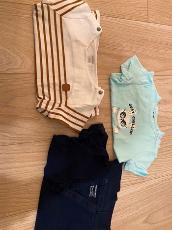 Lot de 3 t shirts manches courtes neufs 18 mois