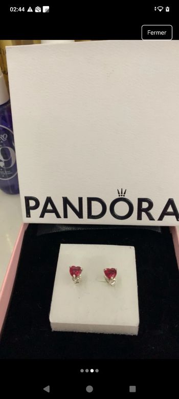 Boucle d'oreille Pandora neuve