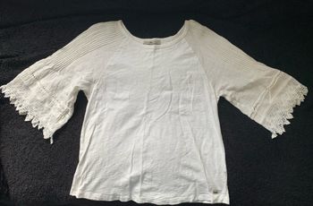 Joli haut avec dentelle Lois taille S