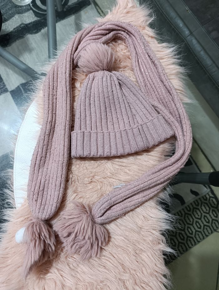 Écharpe et bonnet fille taille 7 ans