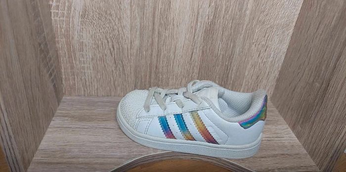 Basket superstar pointure 23 adidas