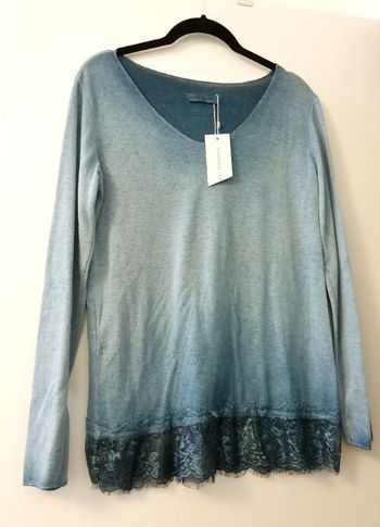 Pull fin dentelle bleu