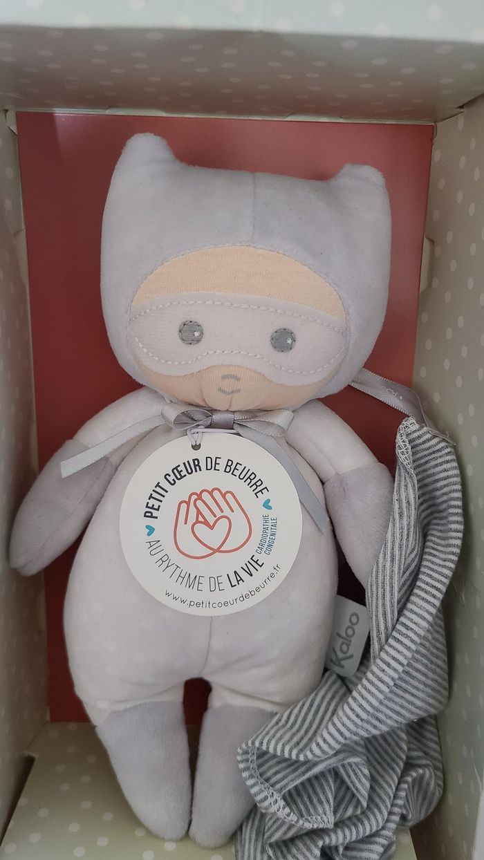 KALOO DOUDOU SUPER HEROS GRIS BEIGE MASQUE CAPE DETACHABLE COEUR ETAT NEUF - photo numéro 2