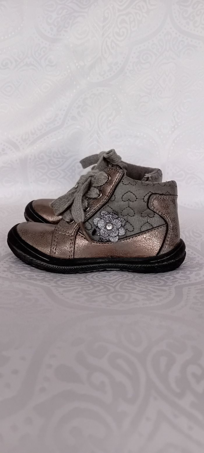 Chaussures bébé pointure 21