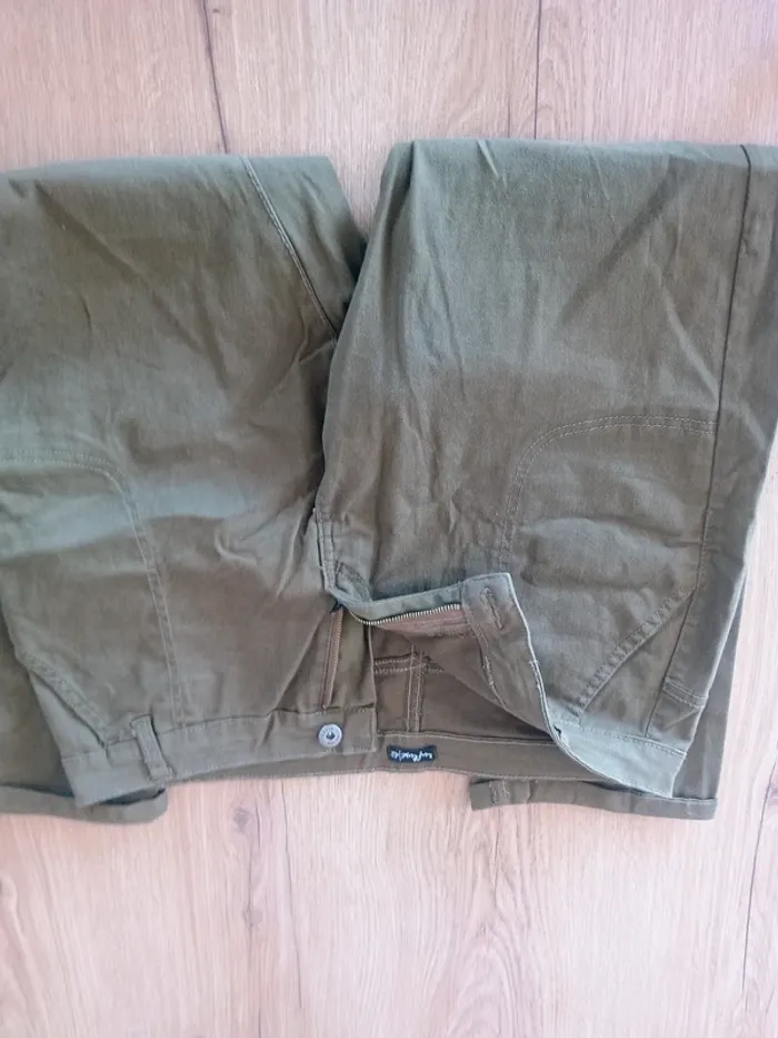 Pantalon coupe droite vert kaki décontracté - photo numéro 2