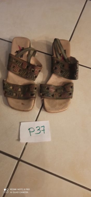 Sandales vert fonce p. 37