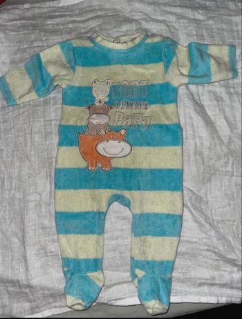 Pyjama, bébé 1 mois