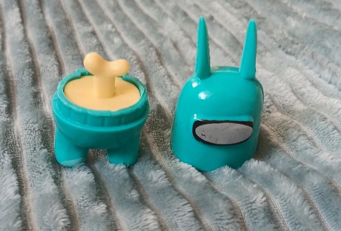 Figurine among us turquoise - photo numéro 2