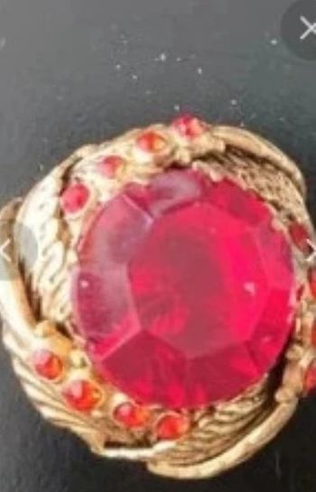 Broche fantaisie vintage doré et pierre rouge