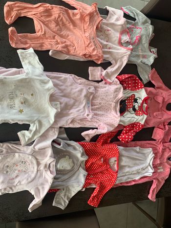 Lot grenouillères / bodys 1 mois