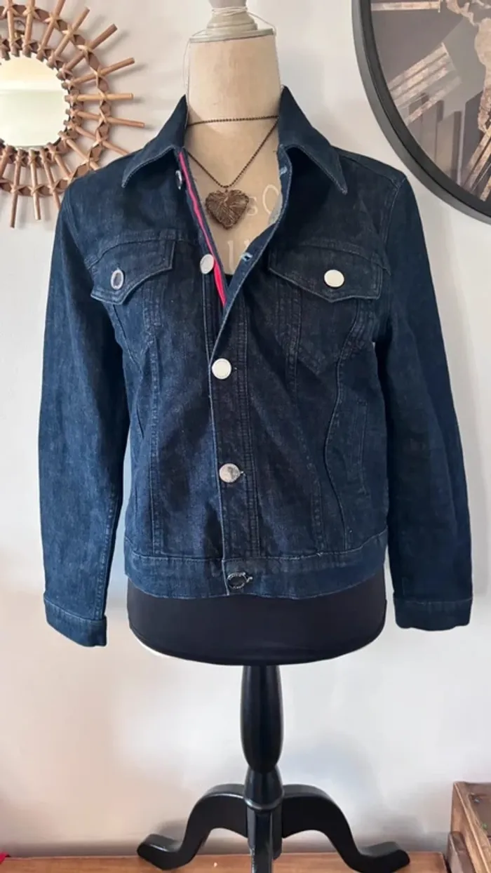 💕 veste en jean bleue marine avec galon rouge taille 40 L #claudiepierlot - photo numéro 5
