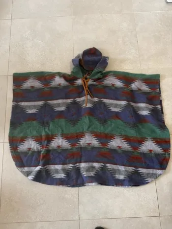 Poncho Rot rosa collection, multicolore, très bon état ,taille unique