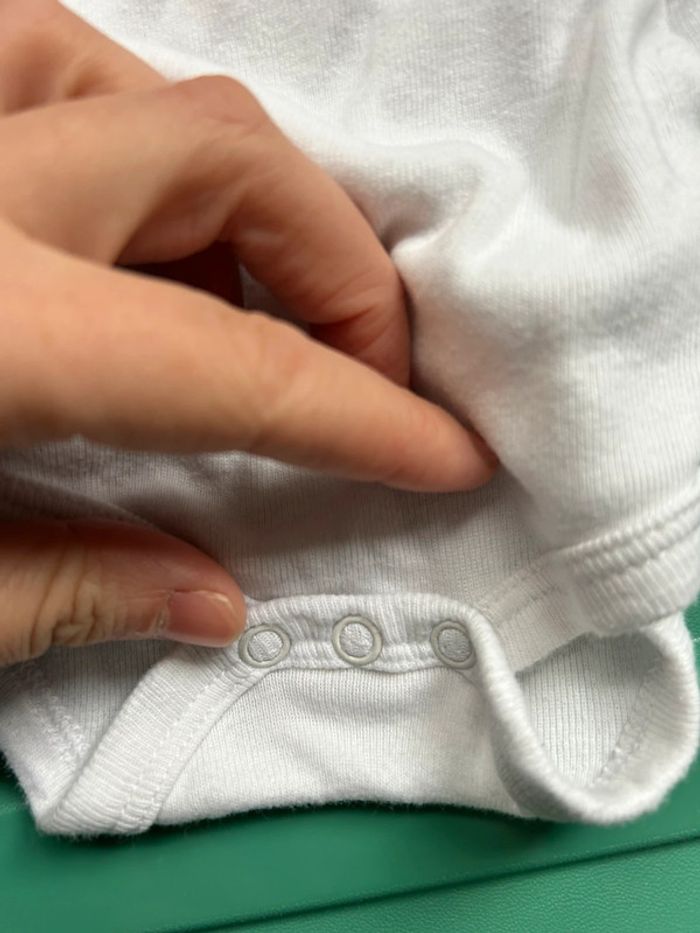 Lot de 5 bodys manches longues kiabi , 1 mois - photo numéro 14