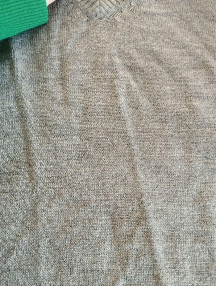 Pull femme gris col V H&M taille M - photo numéro 4