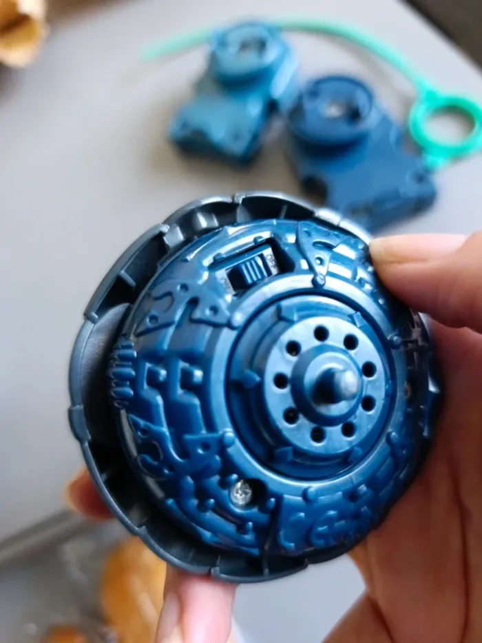 Toupies Beyblade - photo numéro 2