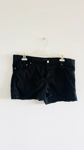 Short en jean noir Stradivarius
