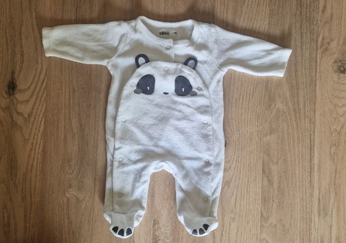 2 pyjamas 1 mois - photo numéro 2