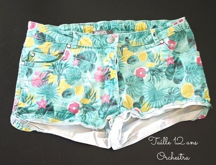 Short fille