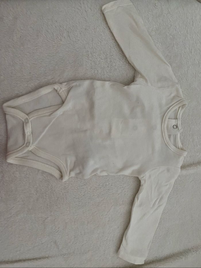 Lot 6 bodies 1 mois
