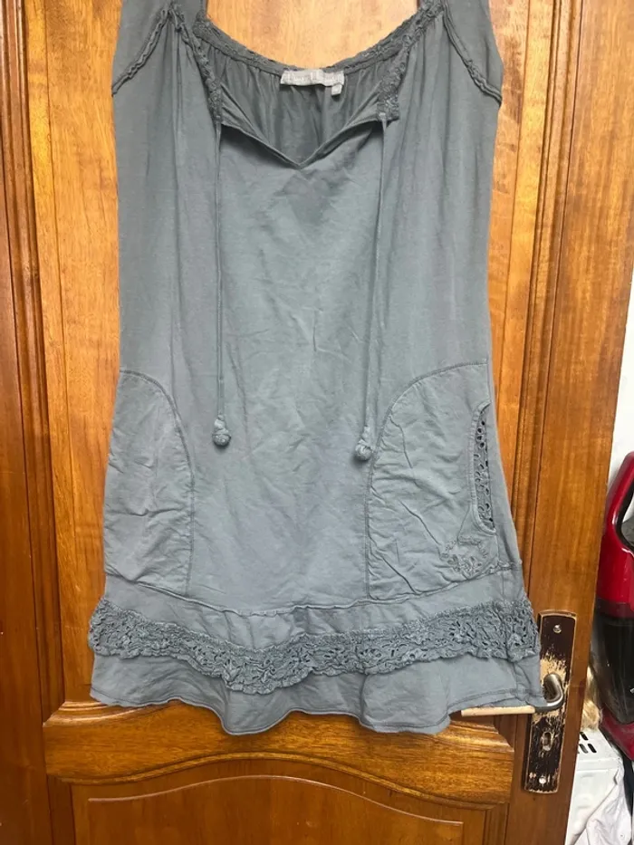 Robe bande originale  grise taille 40 - photo numéro 2
