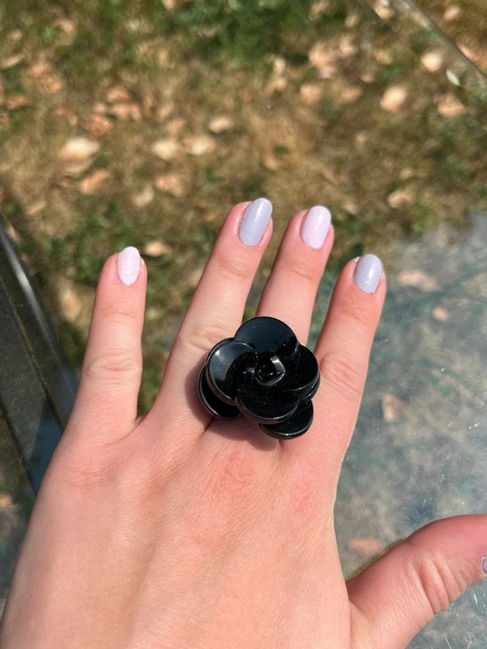Bague en forme rose noir
