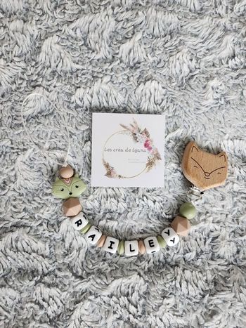 Attache tetine modèle renard bois