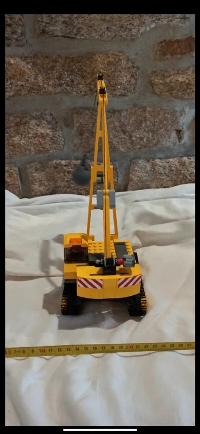 Véhicule engin de démolition tournant sur chenilles lego - photo numéro 3