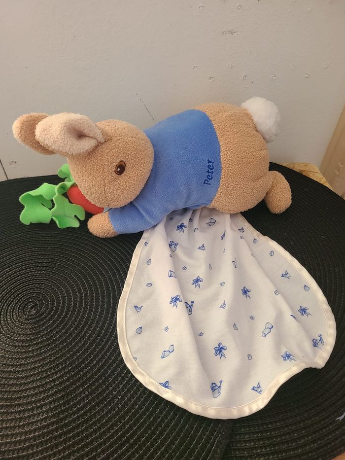 Peluche doudou Peter Rabbit Pierre le lapin mouchoir 53 - photo numéro 2