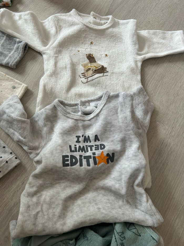 Lot pyjama 1 mois - photo numéro 4