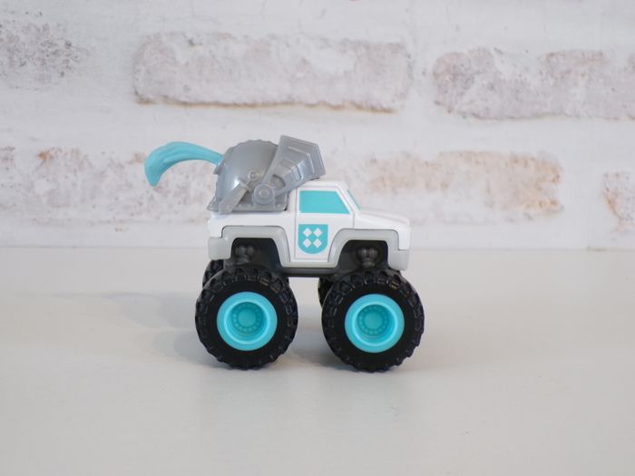 Monster Trucks - Knight Truck - Chevalier - Les monstres Machines (J5) - photo numéro 3