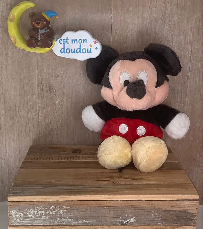 DY323 Doudou Mickey disney