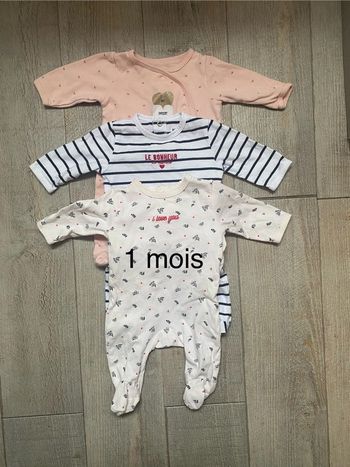 Lot de 3 pyjamas - taille 1 mois