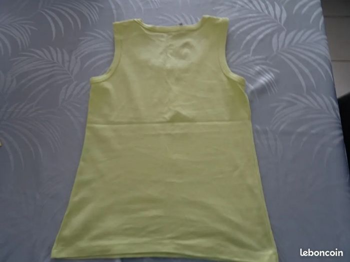T-shirt sans manches
Débardeur taille 38 - photo numéro 4