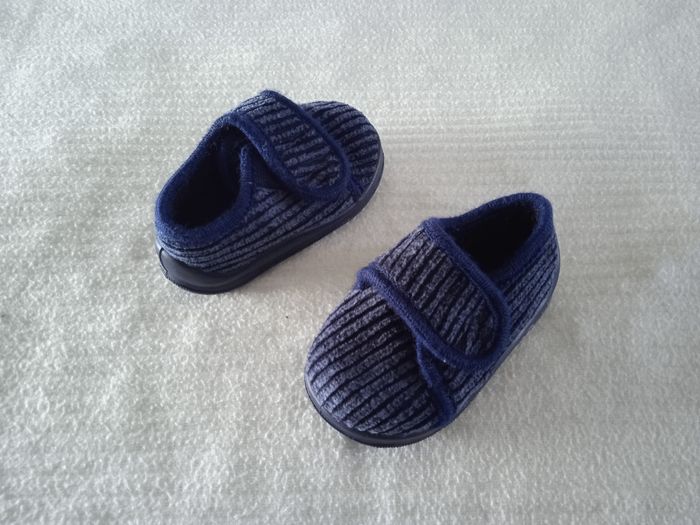 Chaussons taille 19