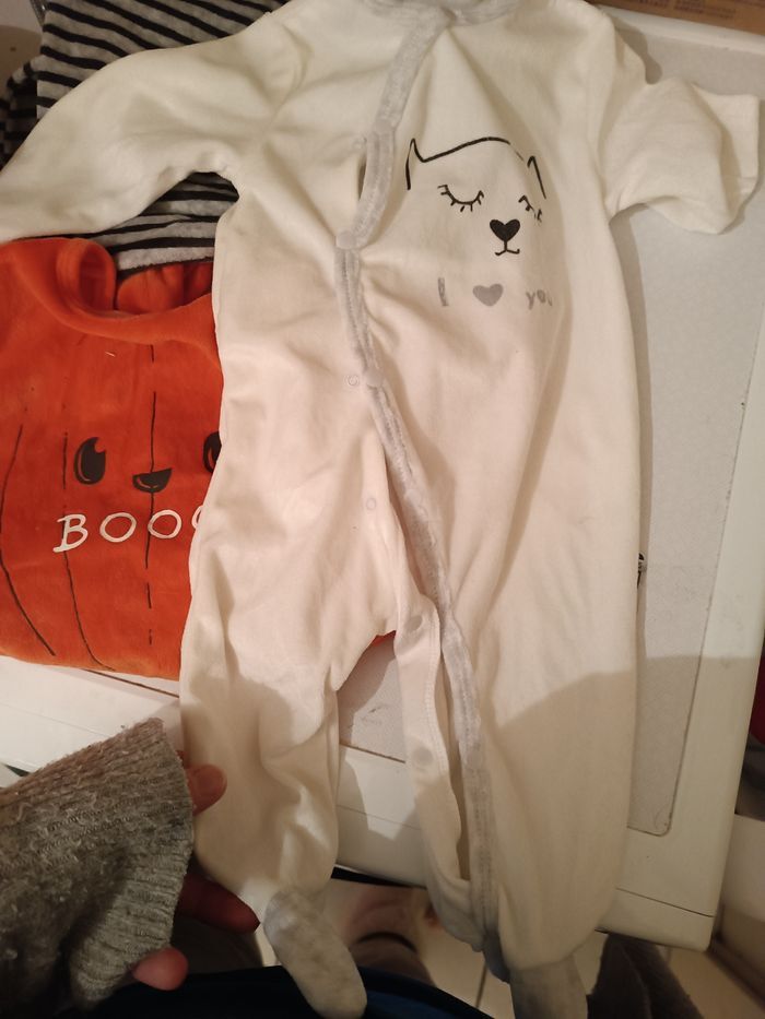 Lot de pyjamas - photo numéro 2
