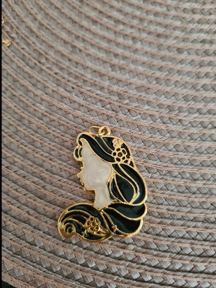 Pendentif collier princesse - photo numéro 3