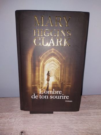 Livre Mary Higgins Clark l´ombre de ton sourire
