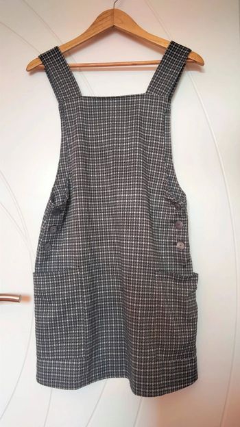 Robe à bretelles noires avec motifs